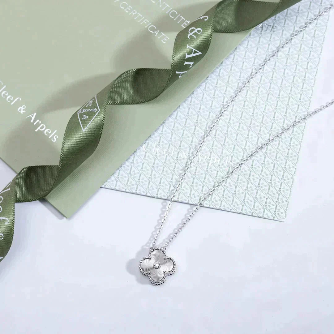 [Rosla Jewelry]CLOVER  15MM DIAMOND LASER NECKLACE SILVER