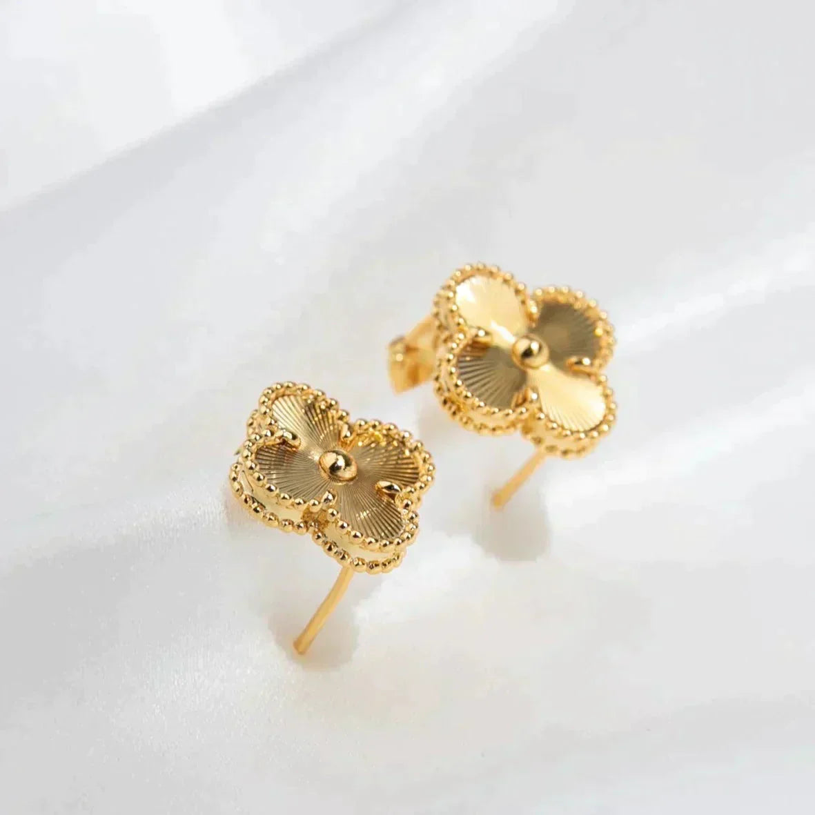 [Rosla Jewelry]CLOVER MEDIUM 1 MOTIFS LASER EARRINGS