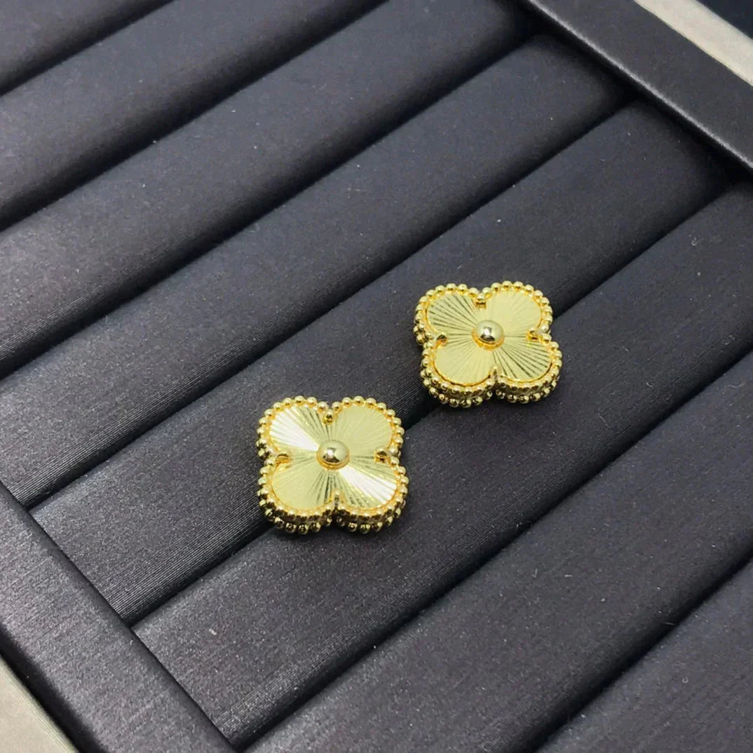 [Rosla Jewelry]CLOVER MINI 9.5MM LASER EARRINGS