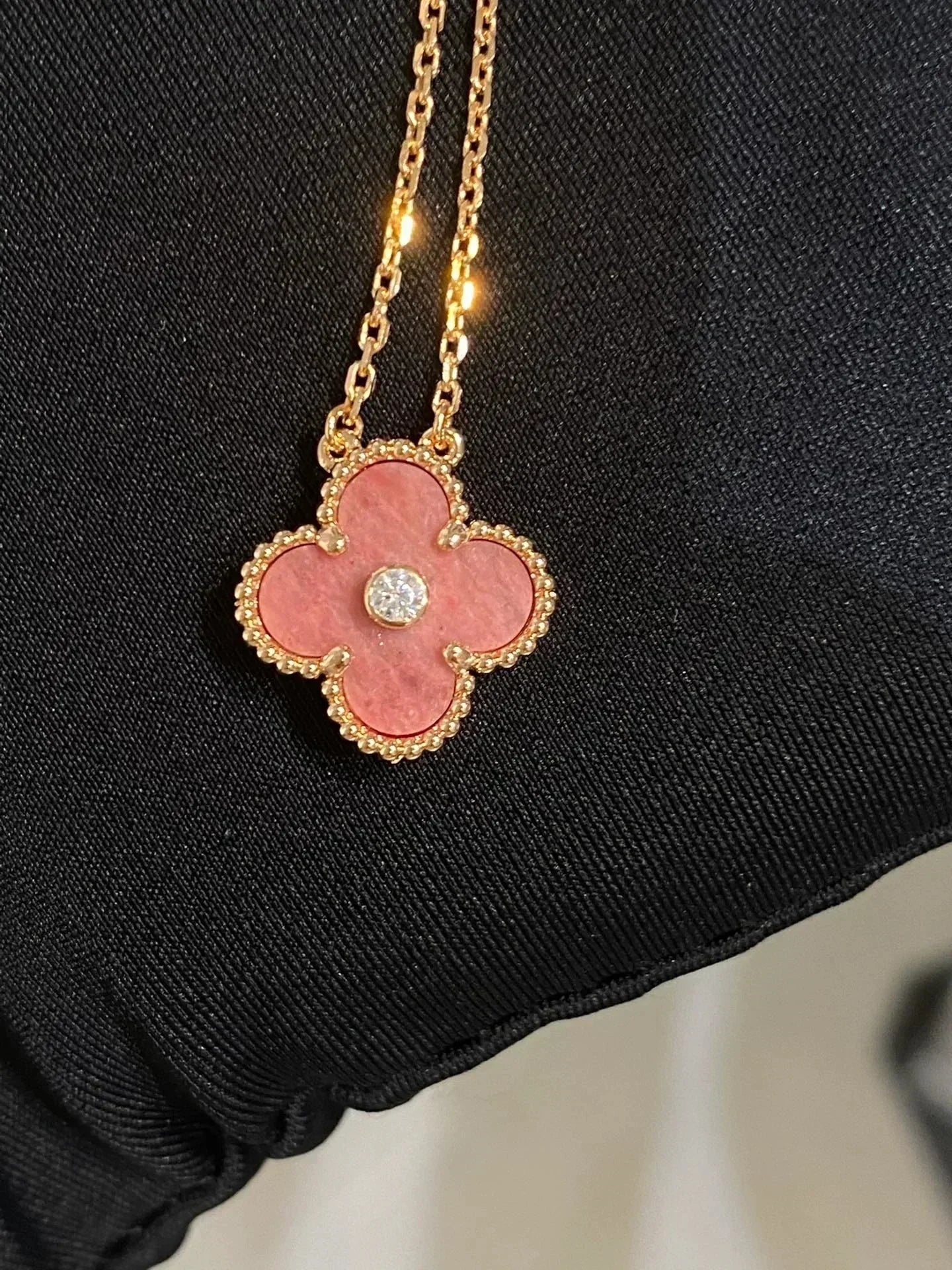 [Rosla Jewelry]CLOVER 15MM DIAMOND RHODONITE NECKLACE