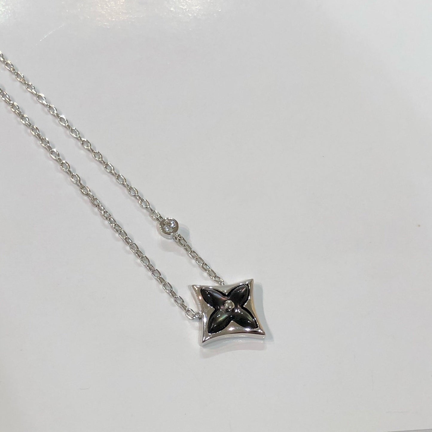 [Rosla Jewelry]STAR BLACK MOP NECKLACE