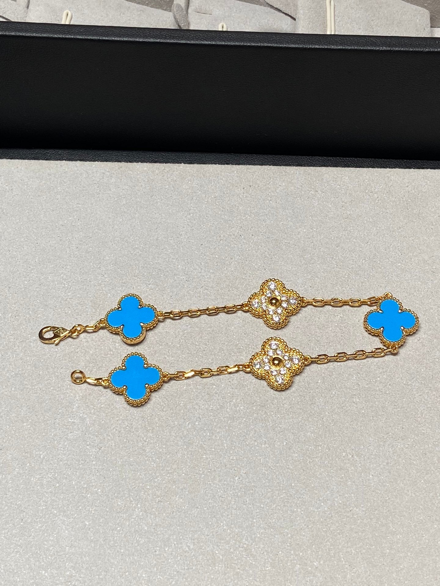 [Rosla Jewelry]CLOVER 5 MOTIF BLUE CHALCEDONY DIAMOND GOLD BRACELET