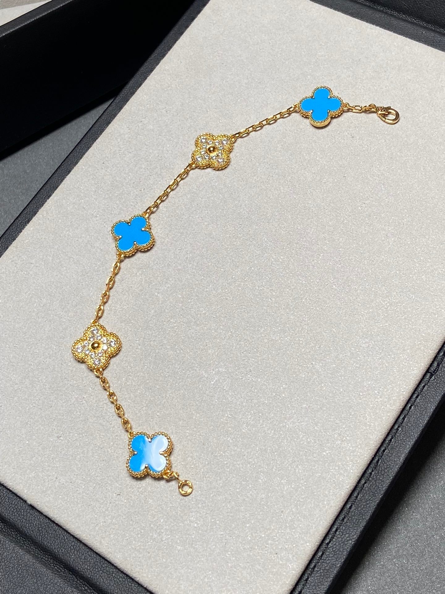 [Rosla Jewelry]CLOVER 5 MOTIF BLUE CHALCEDONY DIAMOND GOLD BRACELET