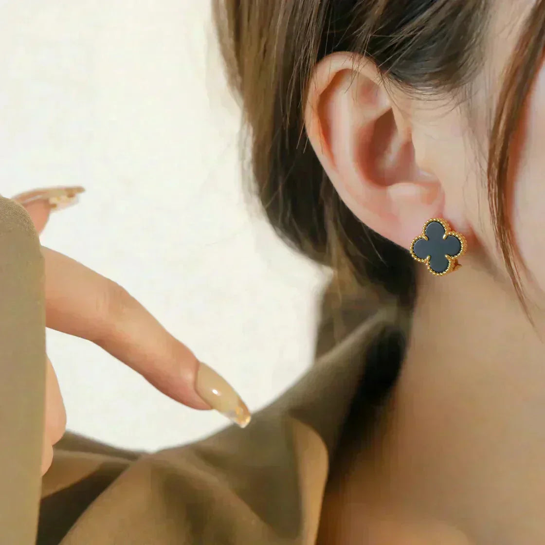 [Rosla Jewelry]CLOVER MEDIUM 1 MOTIFS  ONYX STUD EARRINGS