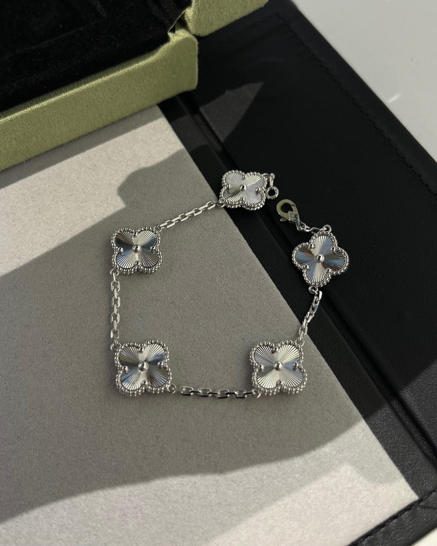 [Rosla Jewelry]CLOVER SILVER 5 MOTIFS BRACELET